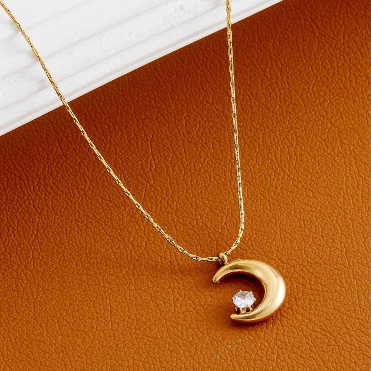 Crescent Moon Small Diamond Claw Necklace