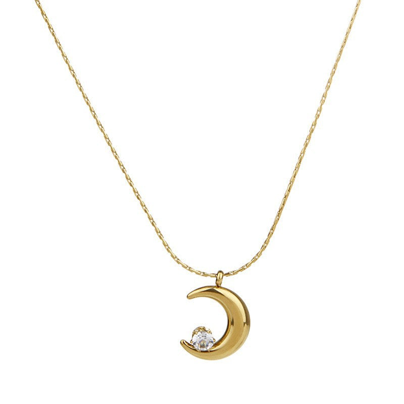 Crescent Moon Small Diamond Claw Necklace