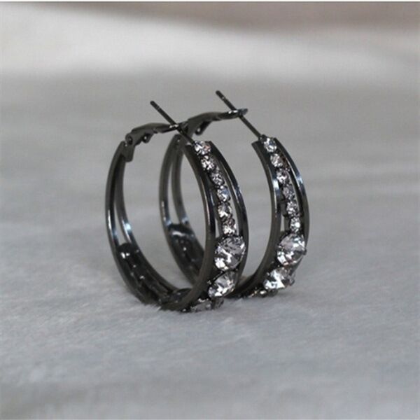 Set-in Ladies Earrings Black